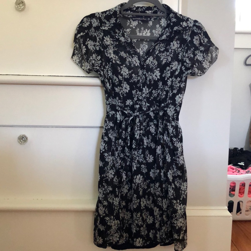 Black Floral A&F Tie-Waist dress